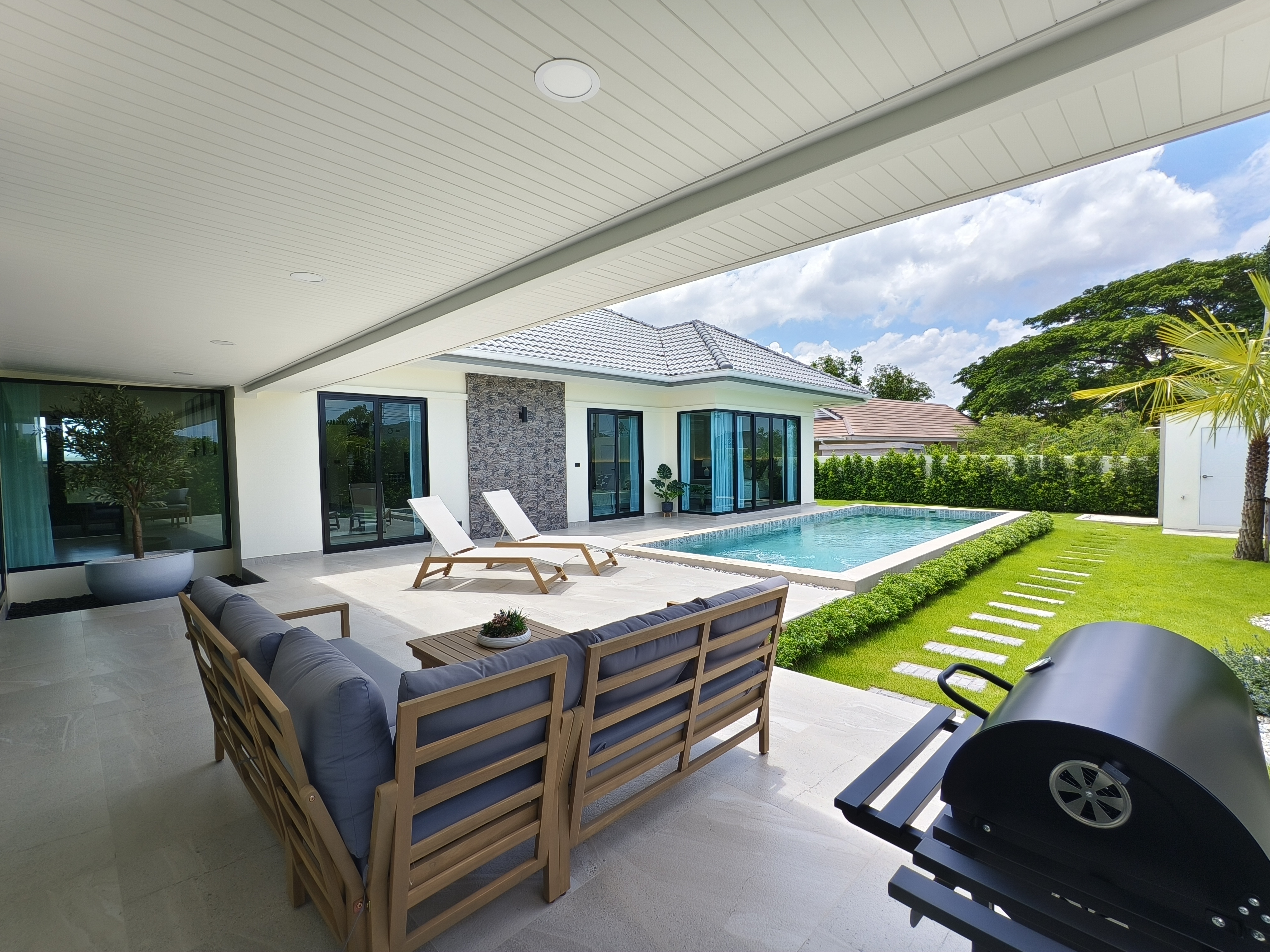Terra The Exclusive Private Pool Villa Move-In Ready